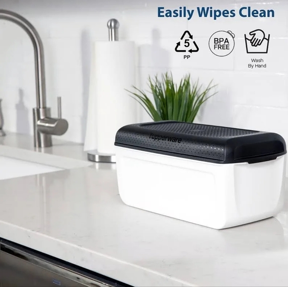 Tupperware Bread Saver Storage Container - Picture 1 of 2